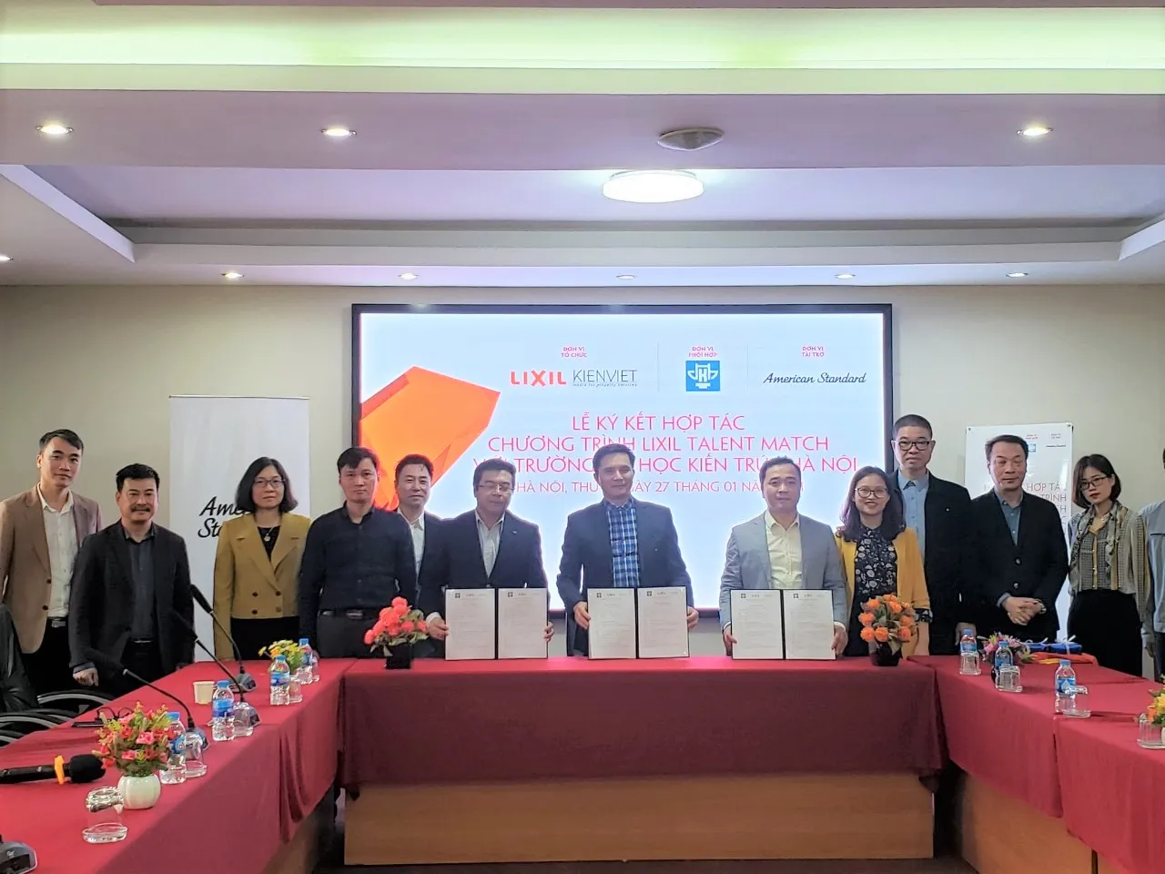 Lễ ký kết thỏa thuận hợp tác chương trình LIXIL Talent Match giữa Trường Đại học Kiến trúc Hà Nội, Công ty TNHH LIXIL Việt Nam và Kiến Việt